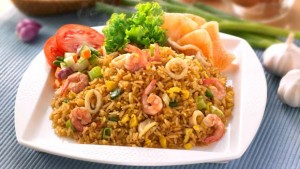 Nasi-goreng-seafood-resep_7_6.2.5_326X580_7_6.2.5_326X580