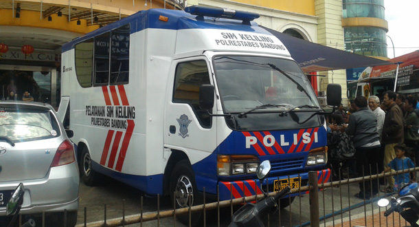 Mobil Sim Keliling Kota Bandung di BTM Cicadas & Lucky Square