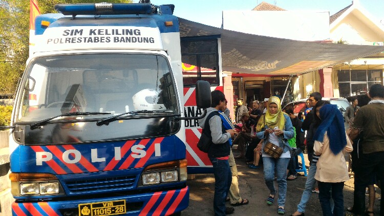 Sim Keliling kota Bandung Hadir di Yomart Toserba