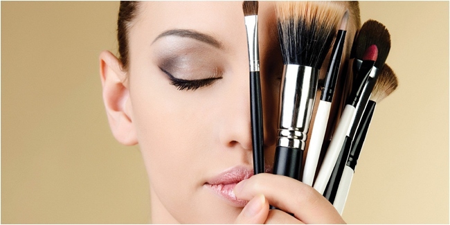 Ini 10 Kesalahan Lifestyle dan Make-Up yang Bikin Wajah Lebih Tua