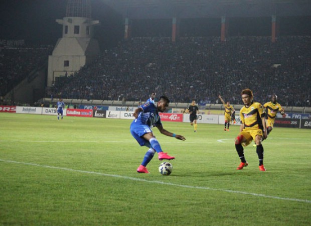 Kalahkan Mitra Kukar 3-1,Persib Road To Final Piala Presiden 2015