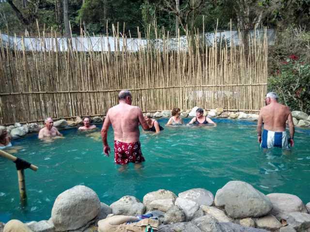 Asiknya Liburan di Maribaya Natural Hot Spring Resort & Waterfall