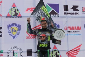 Hendriansyah juara nasional kelas 250cc dengan YZF-R25 dan 125cc dengan Jupiter Z – Kejurnas Balap Motor 2015 (Indonesia Road Racing Championship 2015) di sirkuit Balipat Banjarmasin Hendriansyah juara nasional kelas 250cc dengan YZF-R25 dan 125cc dengan Jupiter Z – Kejurnas Balap Motor 2015 (Indonesia Road Racing Championship 2015) di sirkuit Balipat Banjarmasin