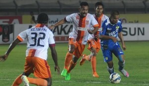 339006_pertandingan-piala-presiden-2015-antara-persib-dan-pusamania-borneo-fc_663_382