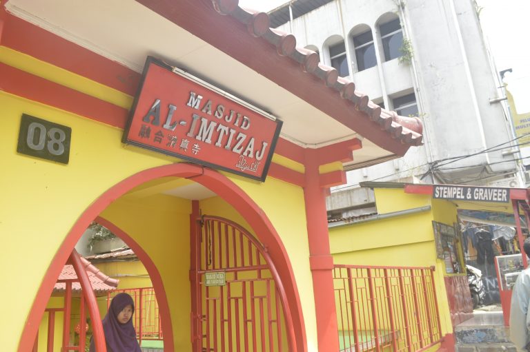 Masjid AI Imtizaj Pemersatu Etnis Muslim Tionghoa di Bandung