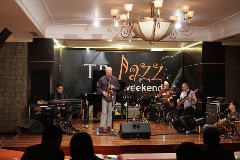 Dwiki Darmawan dan Dale Barlow Puaskan Pengunjung TP Jazz Weekend