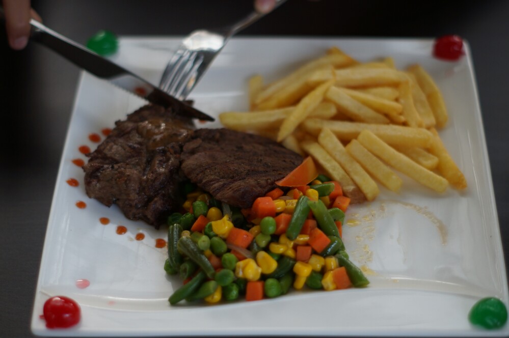 Skylight Cafe ,resto grill & Bar / Destinasi Bandung