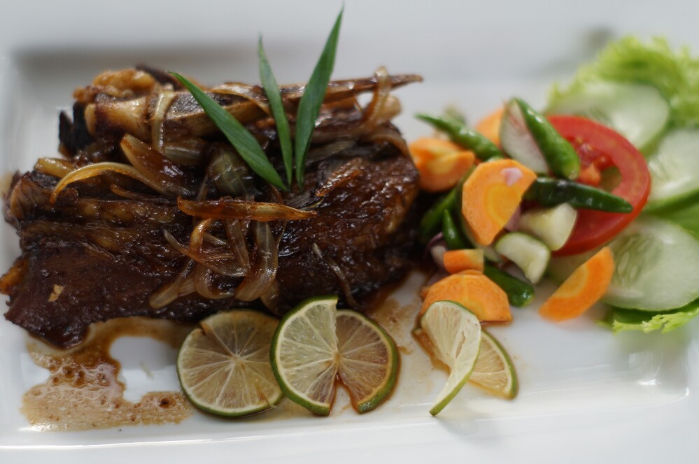 Skylight cafe resto / Destinasi Bandung
