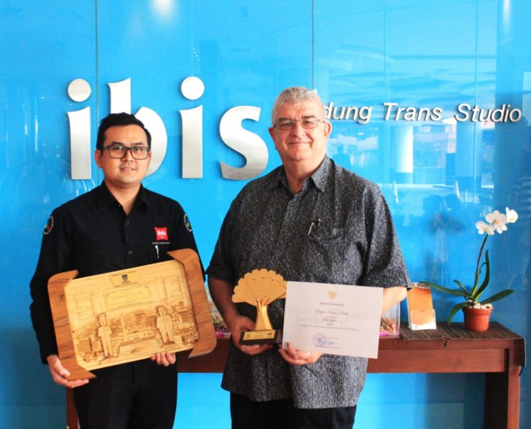 Dua Penghargaan Bagi ibis Bandung Trans Studio