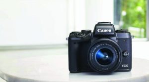 Canon EOS M5 (3) Canon EOS M5 (3)