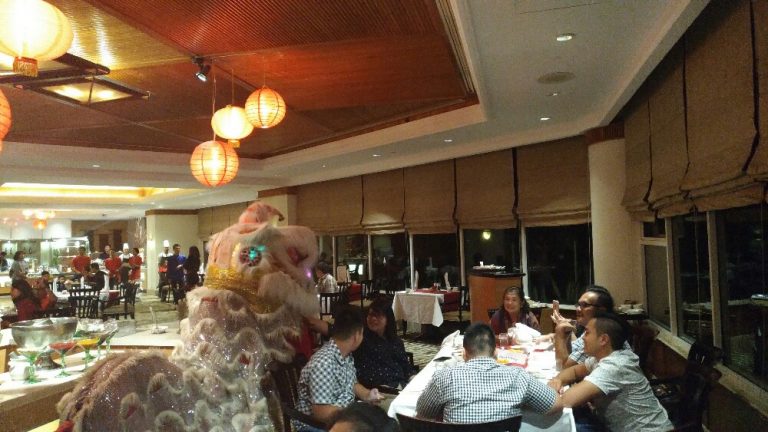 Barongsai & Guzheng Ramaikan Chinese New Year di Aryaduta Bandung