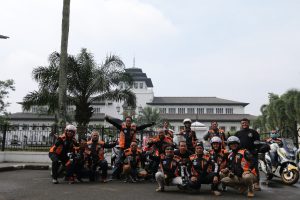 Komunitas NMAX di Gedung Sate Bandung Komunitas NMAX di Gedung Sate Bandung