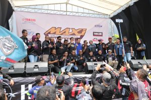 Seremoni deklarasi MAXI Yamaha oleh perwakilan Yamaha dan komunitas-komunitas Yamaha di event MAXI Yamaha Day di Bandung (2) Seremoni deklarasi MAXI Yamaha oleh perwakilan Yamaha dan komunitas-komunitas Yamaha di event MAXI Yamaha Day di Bandung (2)