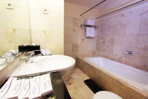 2BR BathRoom B 2BR BathRoom B
