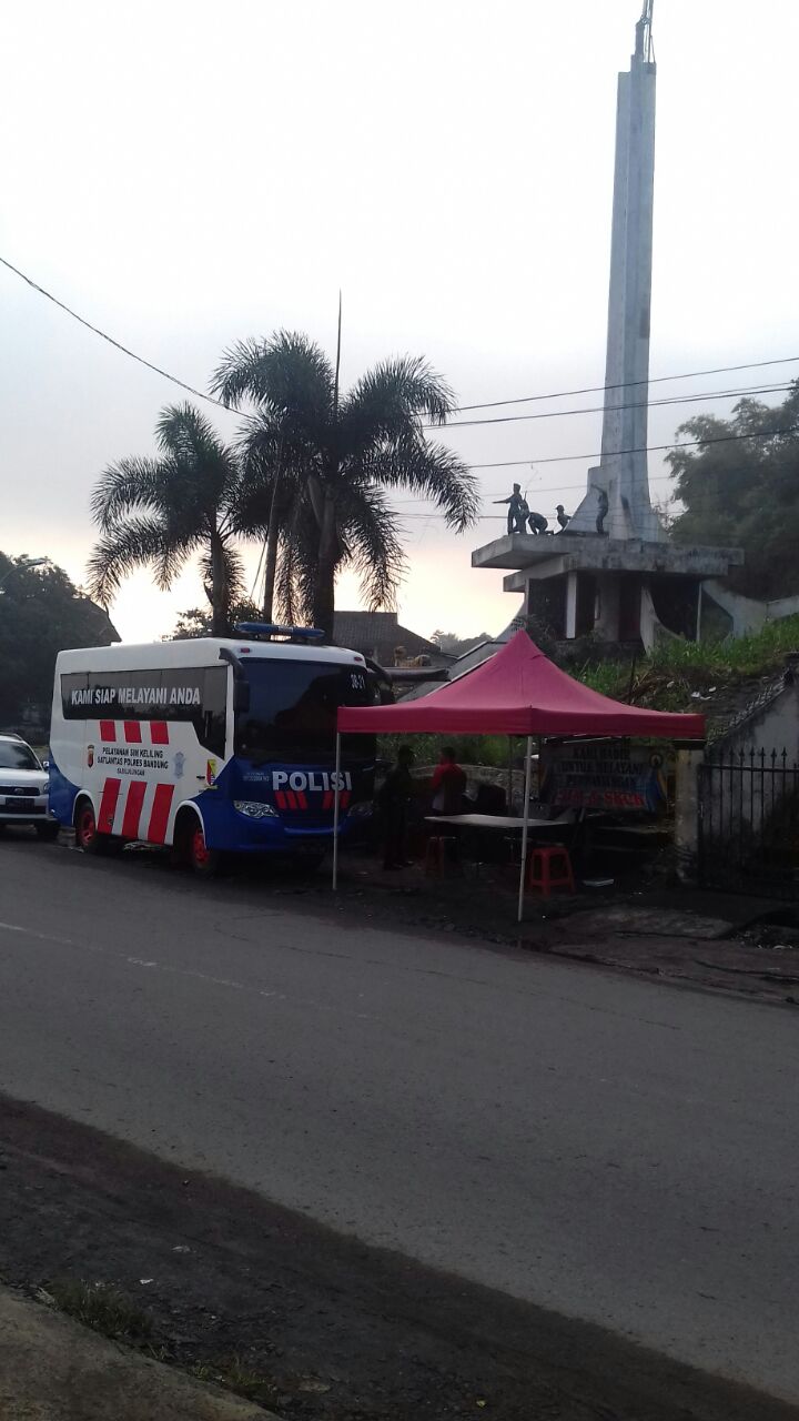 Mobil Sim Keliling Kabupaten Bandung di Tugu Baleendah