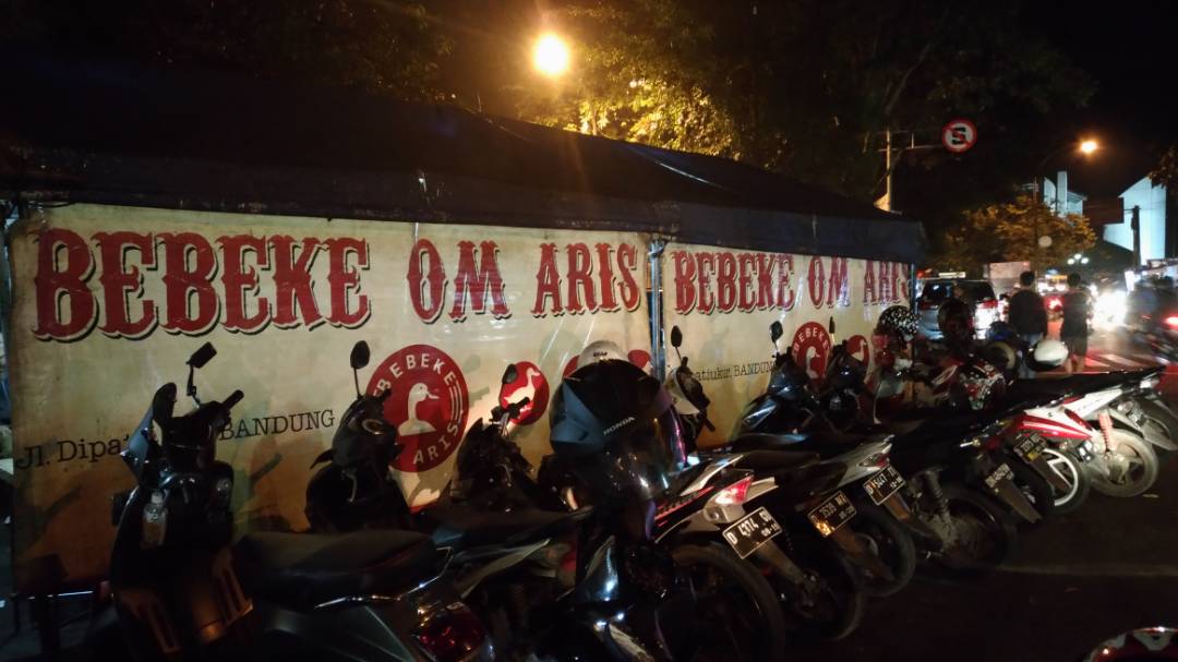 Lembut Dan Gurihnya Bebek Om Aris Dipati Ukur Destinasi Bandung