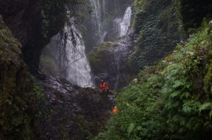 Curug Tilu Leuwi Opat / Destinasi Bandung Curug Tilu Leuwi Opat / Destinasi Bandung