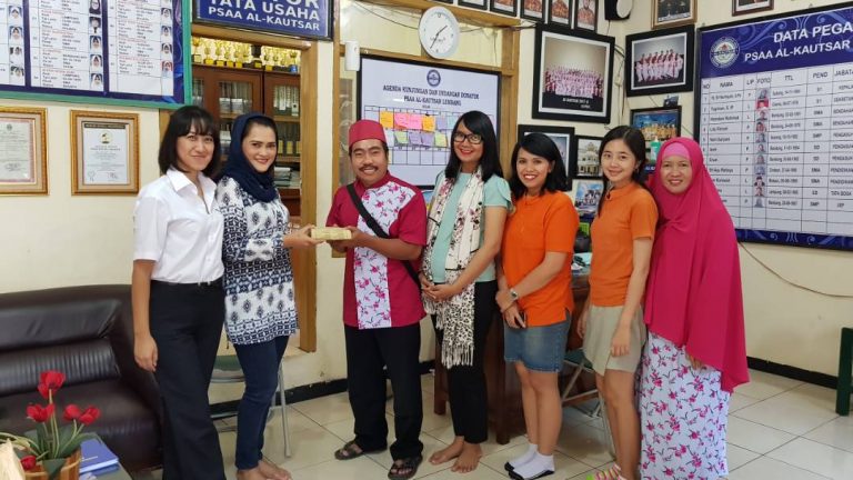 Himpunan Humas Hotel Bandung(H3B) Berbagi Kebahagiaan diHari Raya