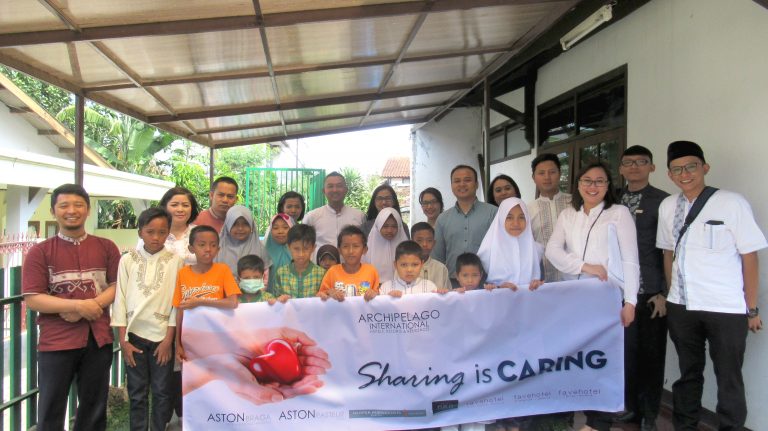 Hotel Archipelago International di Jawa Barat Berikan Donasi