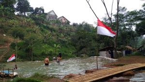 Tempat wisata Bandung Curug Cipanas Nagrak Bandung Barat