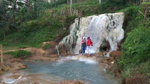 Tempat Wisata Bandung Curug Cipanas Nagrak Lembang Bandung Barat