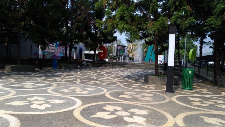 Taman Cikapayang Dago Kini Ada Air Mancurnya | Destinasi Bandung