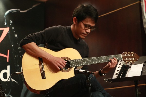Permainan Gitar Tohpati Hangatkan Panggung TP Jazz Weekend