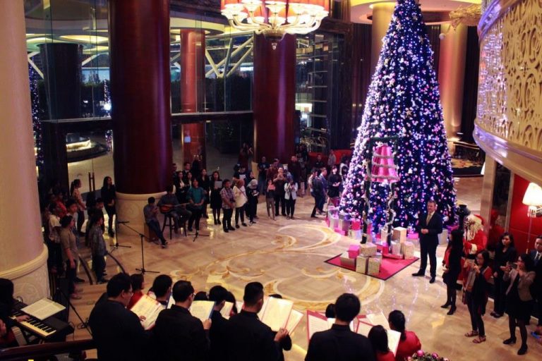 Semarak Tree Lighting Ceremony di The Trans Luxury Hotel Bandung