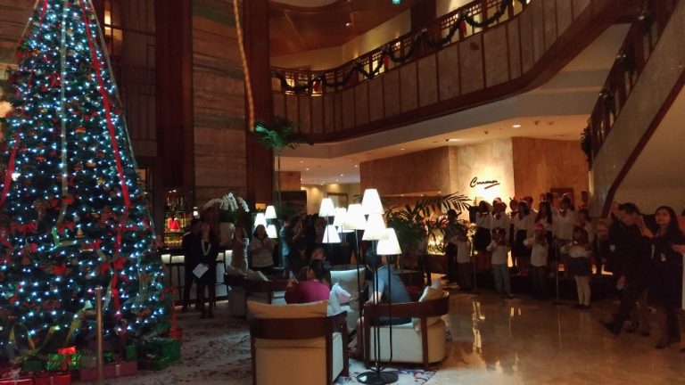 Hotel Aryaduta Bandung Gelar Christmas Tree Lighting