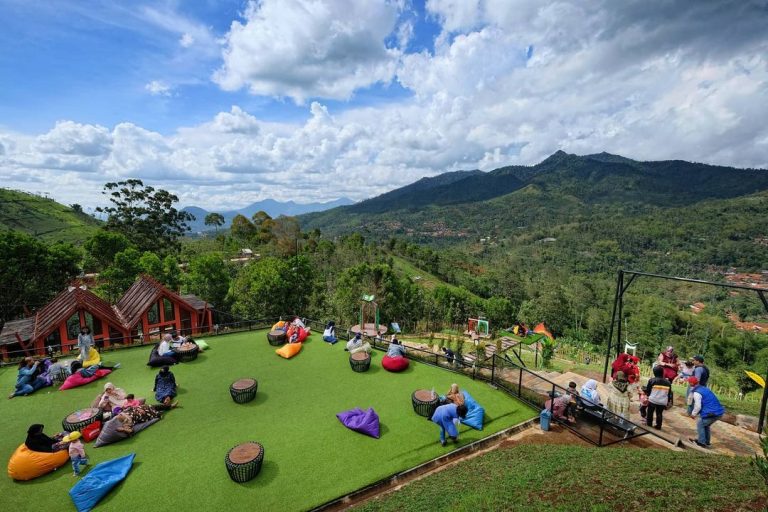 Rekomendasi Tempat Wisata Bandung Terbaru Tahun 2022, Banyak yang Viral di Tik Tok dan YouTube, Cocok Liburan Bareng Keluarga