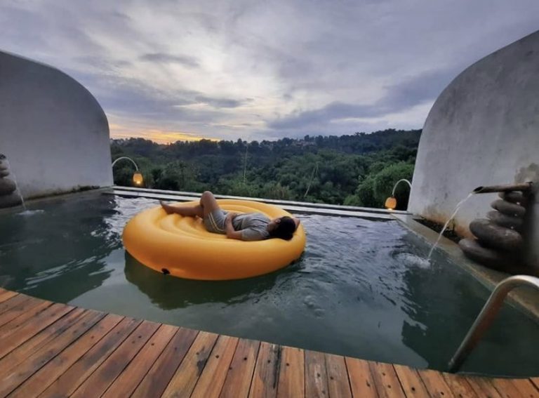 7 Villa Murah di Lembang Bandung yang Ada  Kolam Renang, Berikut Review, Harga dan lokasinya