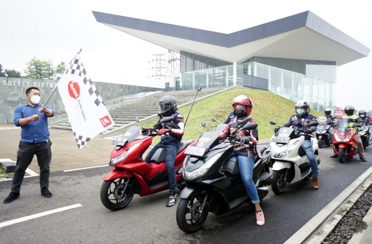 Kenalkan All New Honda PCX 160, Komunitas Honda PCX Club Indonesia Chapter Bandung Touring Menuju Bromo