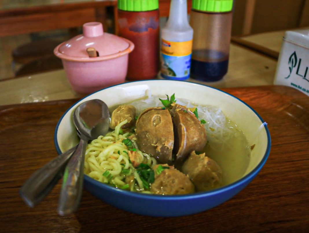 Lezatnya Bakso Malang Cak Bagus  Pionir Konsep Prasmanan 