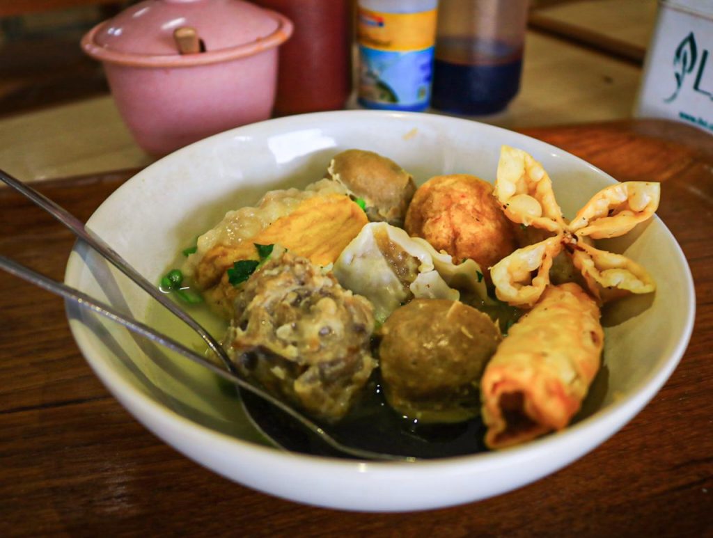 Lezatnya Bakso Malang Cak Bagus  Pionir Konsep Prasmanan 