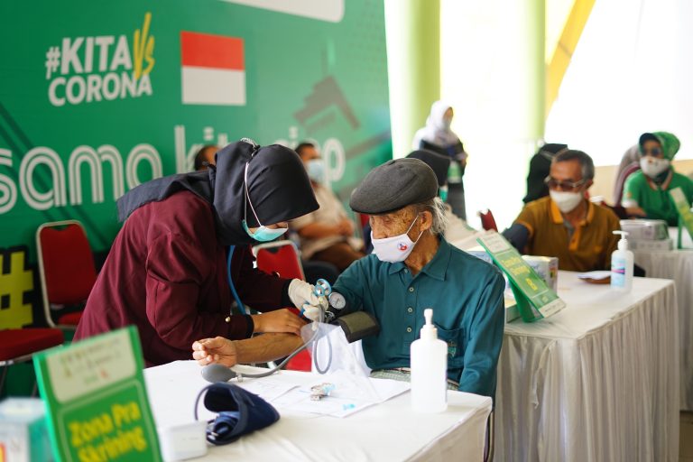 Grab Vaccine Center Sukses Menjalankan Vaksin Dosis Kedua kepada Lansia dan Pekerja Publik di Bandung