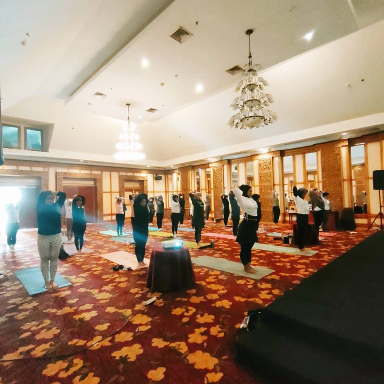 Kegiatan Yoga and Brunch di Arion Swiss Belhotel Bandung dalam Rangka Menyambut Hari Ibu Nasional 2021