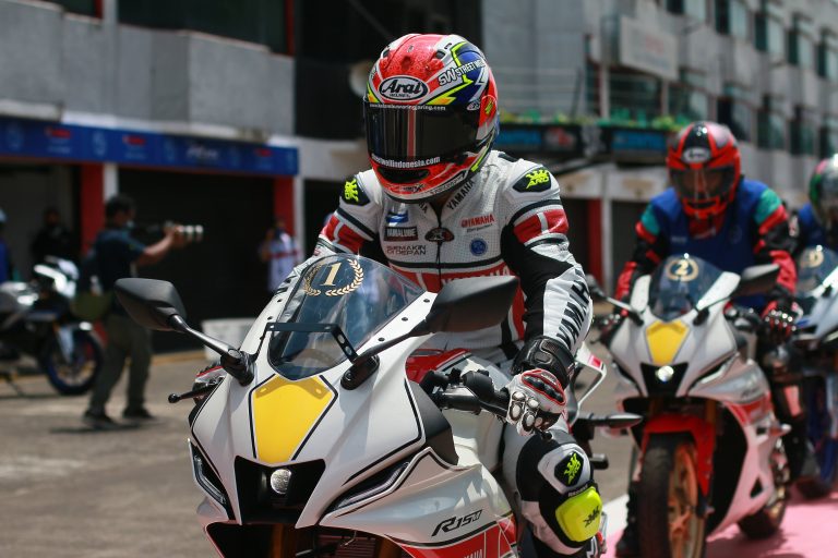 Yamaha Perkenalkan bLU cRU Indonesia, Makin Memperkuat Passion Racing Yamaha Sport