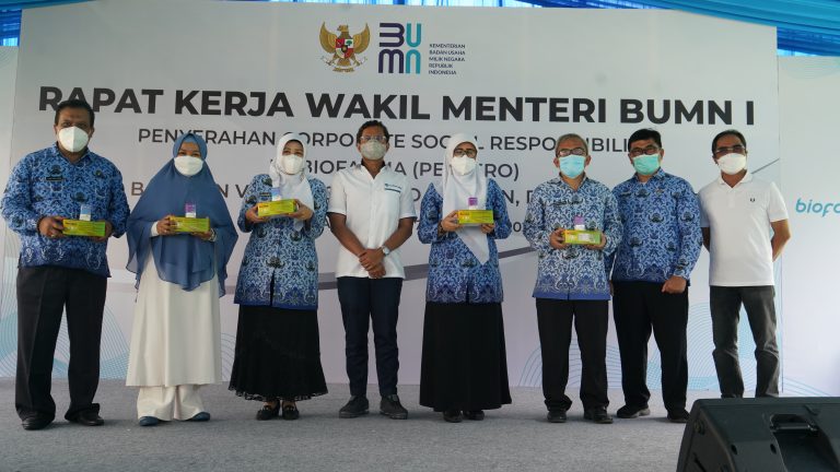 Bio Farma Serahkan Bantuan Kesehatan Untuk Tenaga Pengajar Kota Bandung