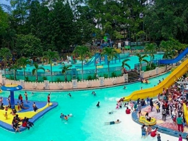 Daftar Kolam Renang di Bandung Wajib Dikunjungi Akhir Pekan Ini, Lengkap dengan Harga Tiket Masuk
