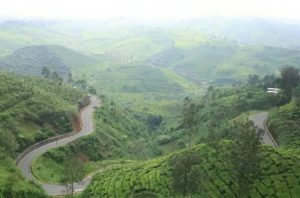 Wisata alam Sunrise Point Cukul Pangalengan menjadi salah satu tempat wisata menarik di Bandung Selatan. Foto: Yusuf Ariyanto/ Destinasi Bandung