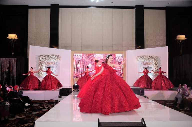 Desainer Bandung Bagikan 150 Kebaya dan Gaun Gratis di Perhelatan Lanovia Wedding Exibition