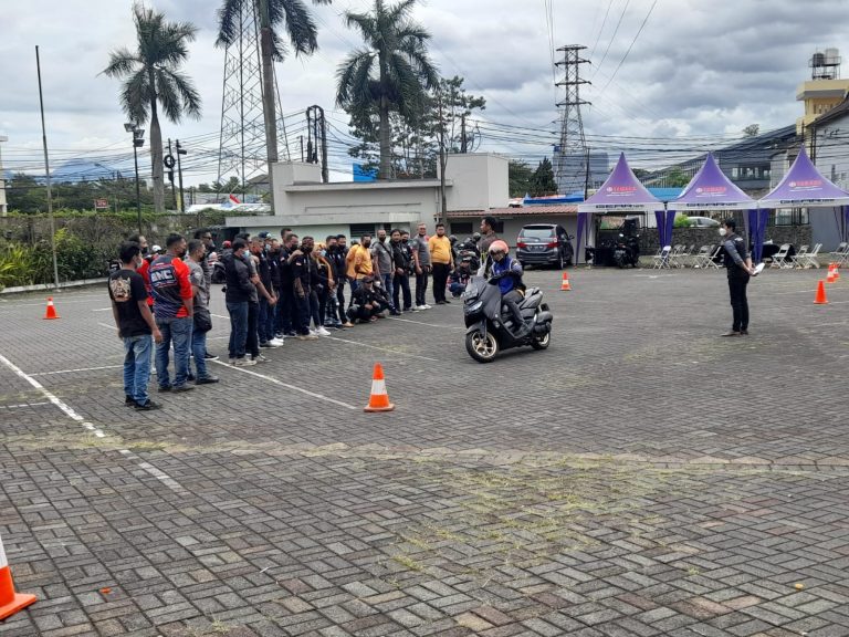 Tiga Komunitas Nmax Bandung Silaturahmi melalui aktivtas Safety Riding