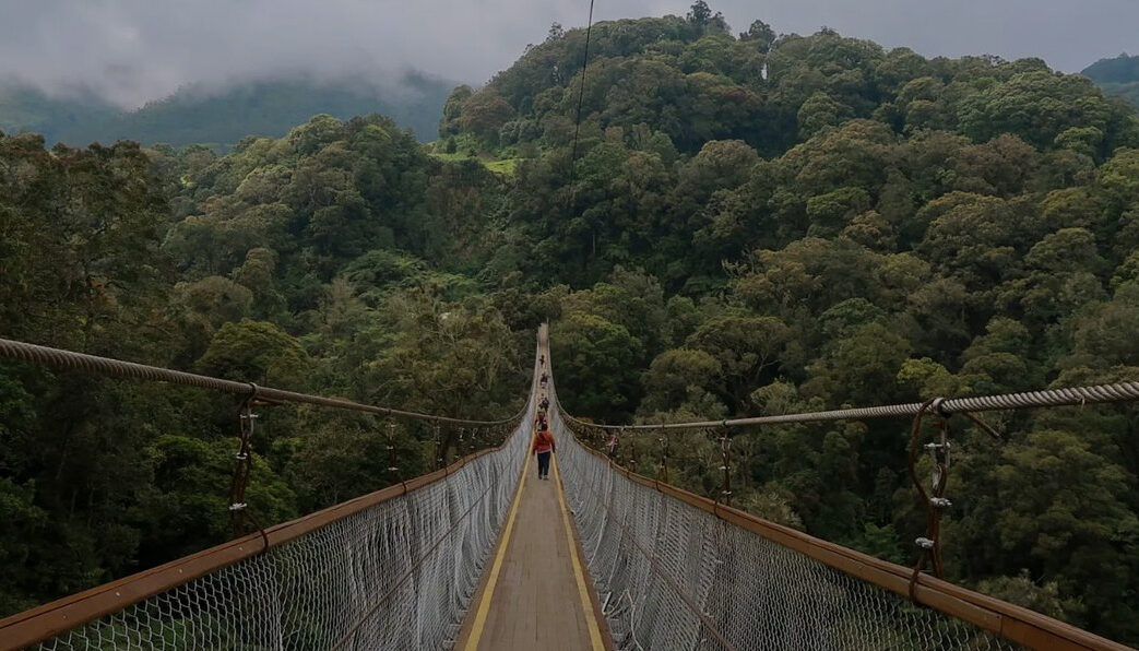 Rengganis Suspension Bridge. Foto: instagram@pasguntravelling