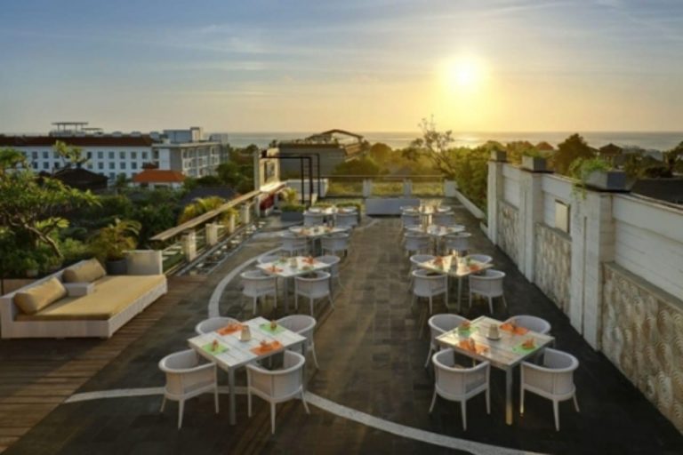 Nikmati ‘All You Can Eat BBQ Dinner’ di Aston Kuta Hotel And Residence Bali dengan Pemandangan Matahari Terbenam
