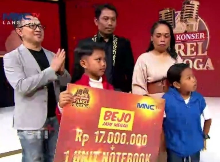 Farel Prayoga Dapat Hadiah Uang Tunai Puluhan Juta Rupiah hingga Notebook di Acara Konsernya