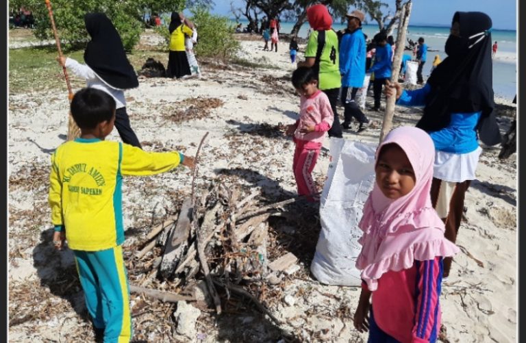 Bulan Cinta Laut di Pulau Saseel Kabupaten Sumenep Jawa Timur Direspon Positif  Masyarakat Pesisir