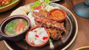 Restoran Khas Sunda Bumi Aki Heritage Hadir di Bandung, Hadirkan Menu Autentik Kolaborasi dengan Chef Devina Hermawan