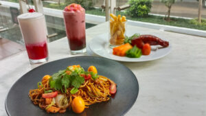 Rayakan Tahun Baru Imlek 2023 di Shakti Hotel Bandung dengan Menikmati Mie Panjang Umur, Ayam Kodok, Javanese Strawberry Milk, Royal Lava Velvet