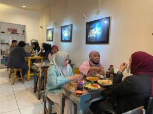 Imah Babaturan, Rekomendasi Tempat Makan Enak di Bandung, Serasa Makan di Rumah Teman Imah Babaturan, Rekomendasi Tempat Makan Enak di Bandung, Serasa Makan di Rumah Teman