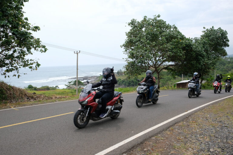 DAM Ajak Jurnalis, Blogger, dan Vlogger Nikmati Keindahan Pantai Rancabuaya dan Pangandaran Menggunakan Sepeda Motor Honda